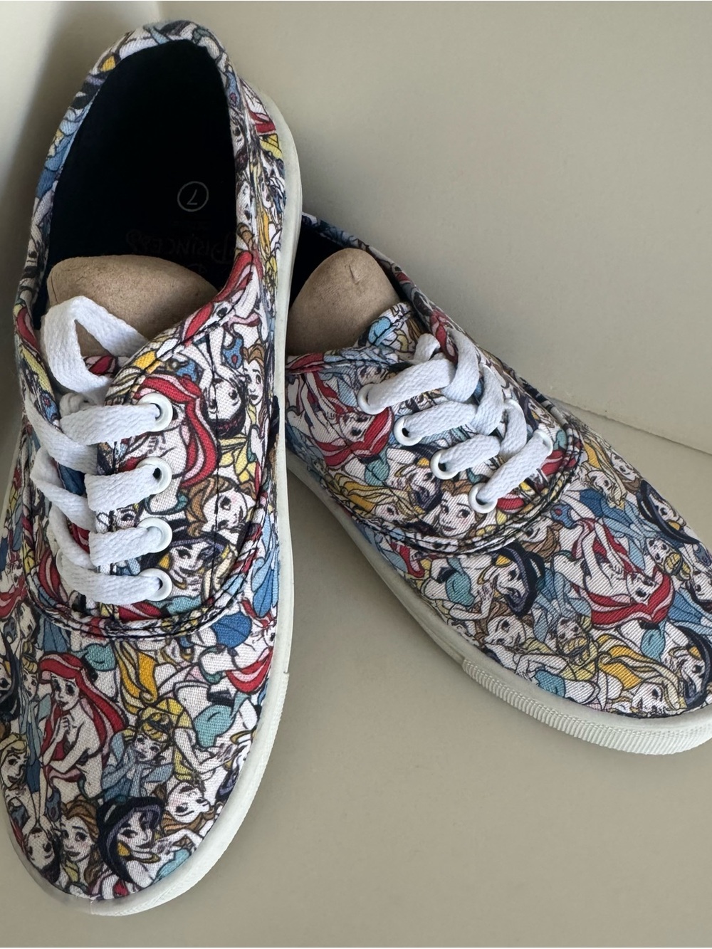 Girls Canvas Lace-Up Shoes with Colorful Character Print - White Laces    SZ 7